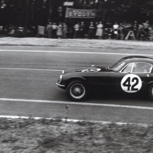 La Lotus Elite tourna comme une horloge... La Lotus Elite tourna comme une horloge...