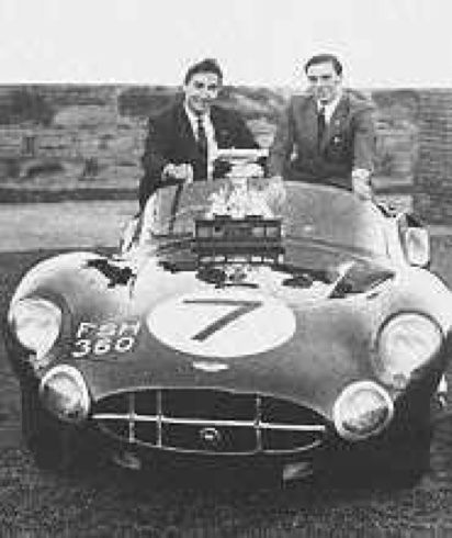 Roy Salvadori et Jim Clark peuvent savourer leur podium
© Graham Gault Roy Salvadori et Jim Clark peuvent savourer leur podium
© Graham Gault