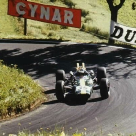 Incroyable mais vrai ! Une monoplace d'Indy dans la côte d'OIllon Villars...