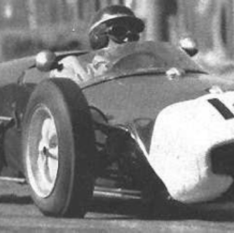 Les mécaniciens ont réussi a réparé la carrosserie et la suspension pendant la nuit