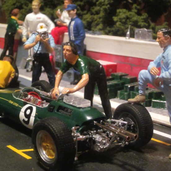 Pôle position mais abandon en course à cause de sa boite de vitesse...