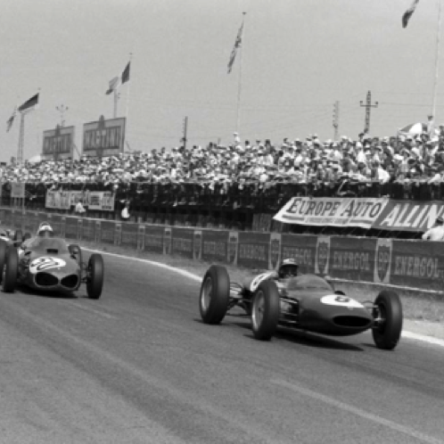 GP de France sur le circuit de Reims Gueux devant la Ferrari de Giancarlo Bagetti et la Lotus de Innes Ireland
© Gorges Philipps
Contribution Luc Ghys GP de France sur le circuit de Reims Gueux devant la Ferrari de Giancarlo Bagetti et la Lotus de Innes Ireland
© Gorges Philipps
Contribution Luc Ghys