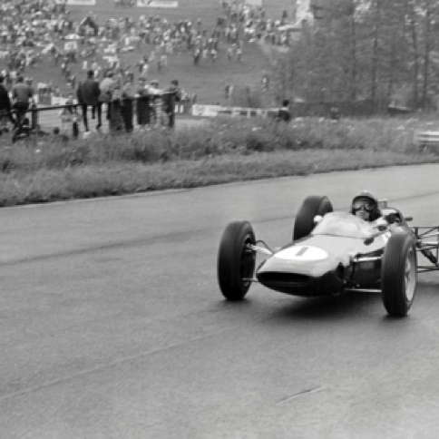 Position typique de Jim Clark au volant à Spa Francorchamps
© Georges Philipps