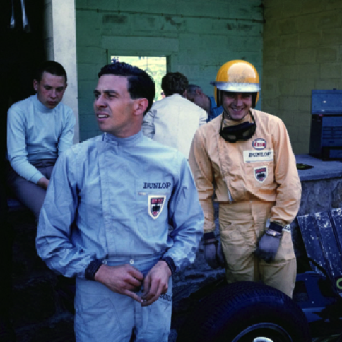 Trevor Taylor goguenard à Spa Francorchamps pendant les essais
©  J.C. Martha