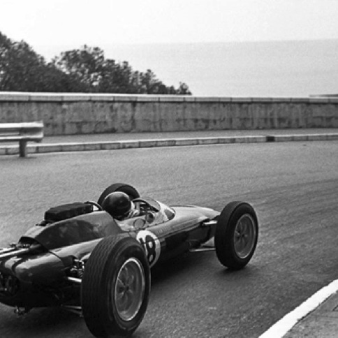 Monaco sur la Lotus 24 qui préfigure la révolutionnaire 25...