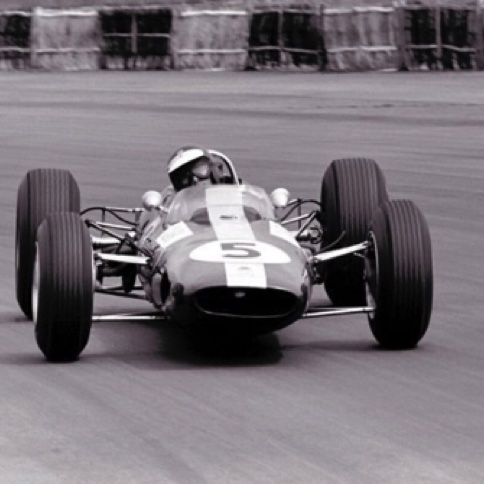 En dérapage des 4 roues à Silverstone En dérapage des 4 roues à Silverstone