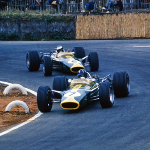 Pendant les essais sur le Bugatti : les 2 Lotus en bagarre
© Eric Della Faille
Contribution Luc Ghys Pendant les essais sur le Bugatti : les 2 Lotus en bagarre
© Eric Della Faille
Contribution Luc Ghys