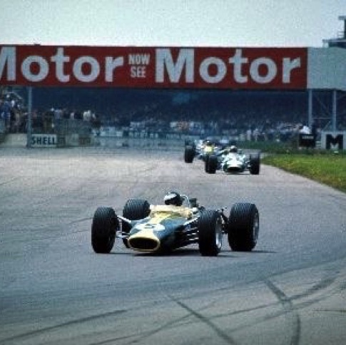 GP de Grande Bretagne largement dominé par Jim et sa Lotus Cosworth 49