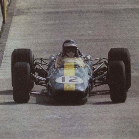Toujours pas de réussite à Monaco avec la Lotus 33 Toujours pas de réussite à Monaco avec la Lotus 33