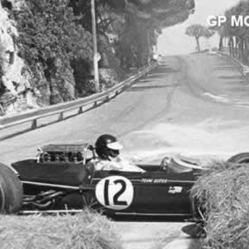 A Nouveau des problèmes à Monaco avec la Lotus 33 pourtant éprouvée...