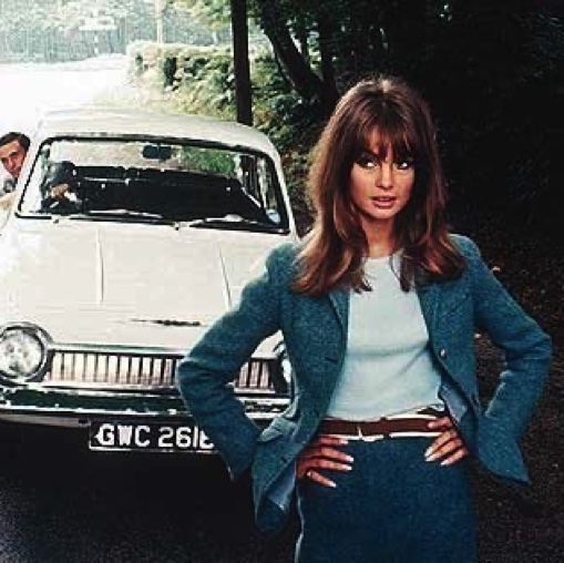 Jim et Joan SChrimpton dans une autre Pub pour la Ford Corsair