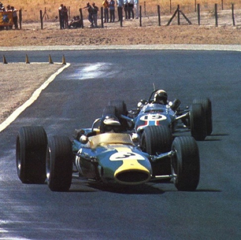 F2 Circuit de Jarama 1967 : Les é écossais en bagarre, Lotus contre Matra