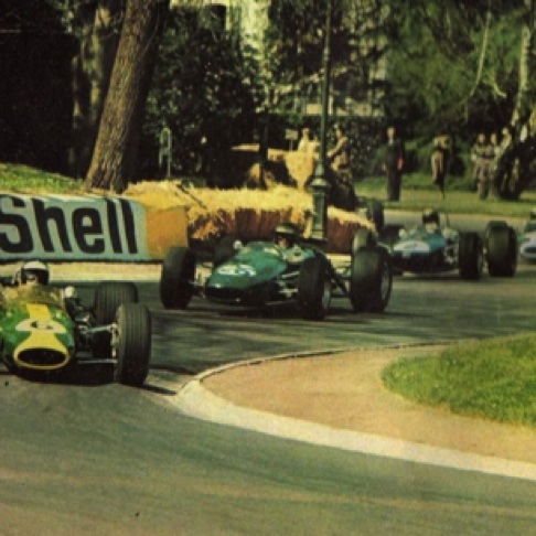 GP de Pau 1967 devant J.Rindt GP de Pau 1967 devant J.Rindt