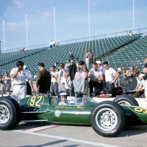 Une voiture verte à Indy, quelle horreur !!!