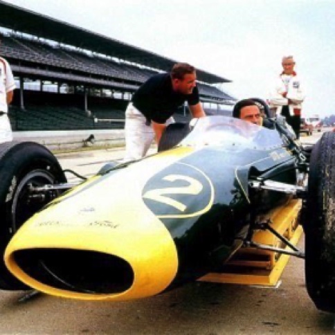 Le système de levage rapide de la monoplace pour le changements de pneus