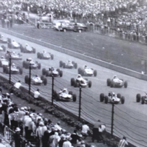 Départ des 500 miles d'Indianapolis : JIm Clark poleman devant la meute