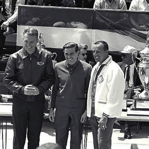 Dan Gurney ey Jim sur la pit lane