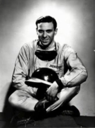 Jeune pilote prometteur...
© Patrick Benjafield Jeune pilote prometteur...
© Patrick Benjafield