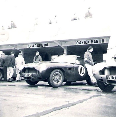 1000 Kms de Paris 1960 sur l'Aston Martin DB4 GT Zagato avec Tony Maggs