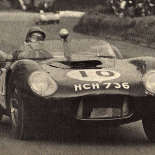 1000 km de Paris avec Tony Maggs sur l'Aston Martin DBR1 de l'Essex Racing