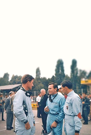 En grande discusion : Graham Hill, Bruce McLaren et Jim Clark