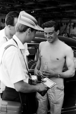 Séance d'autographe décontractée Séance d'autographe décontractée