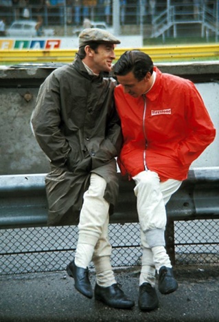 Complicité entre deux écossais... Jackie Stewart et Jim Clark