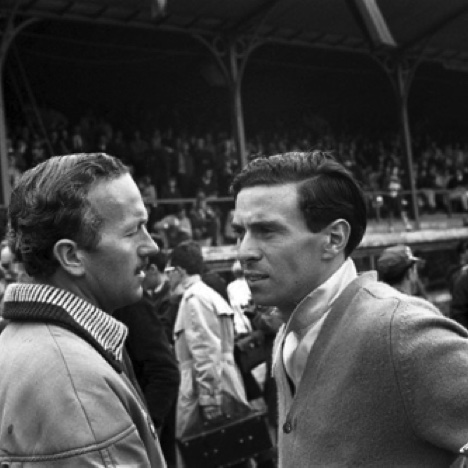 Echange entre colin Chapman et Jim avant le départ Echange entre colin Chapman et Jim avant le départ