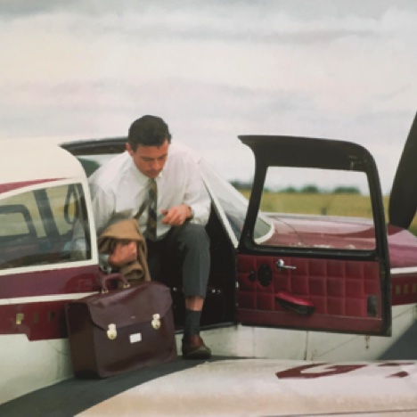 Jim et son Piper Comanche en 1965 Jim et son Piper Comanche en 1965