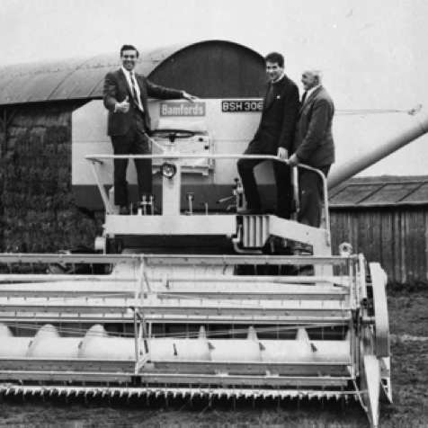 Jim : représentant en moissonneuse batteuse...