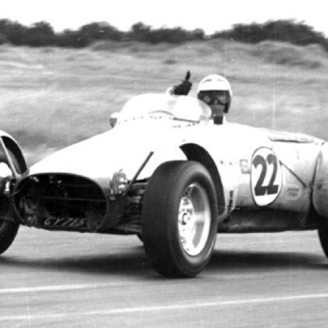 Au volant de la Lycoming spéciale qu'il semble apprécier
Contribution de Gérard Gamant d'Autodiva