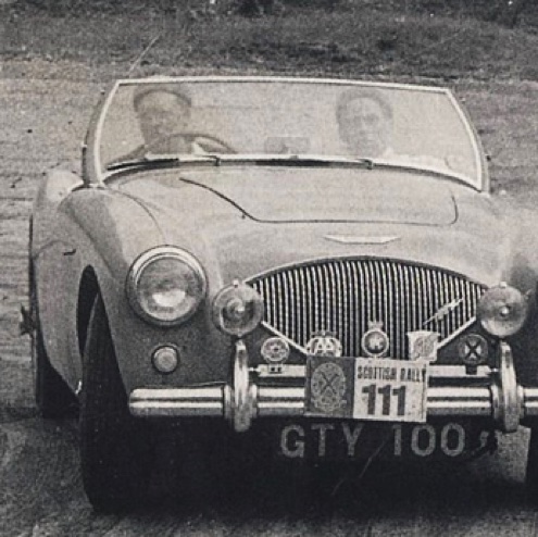 Billy Potts au volant de l'Austin 100  à côté de lui, son cousin et copilote Jim Clark dont c'est la première compétition !
© Graham Gault