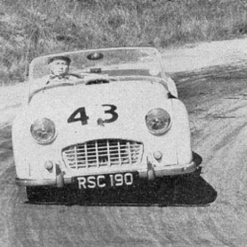Jim sur sa Trimph TR3 dans une course de côte (rest-and-be-Thankfull) 1958 Jim sur sa Trimph TR3 dans une course de côte (rest-and-be-Thankfull) 1958