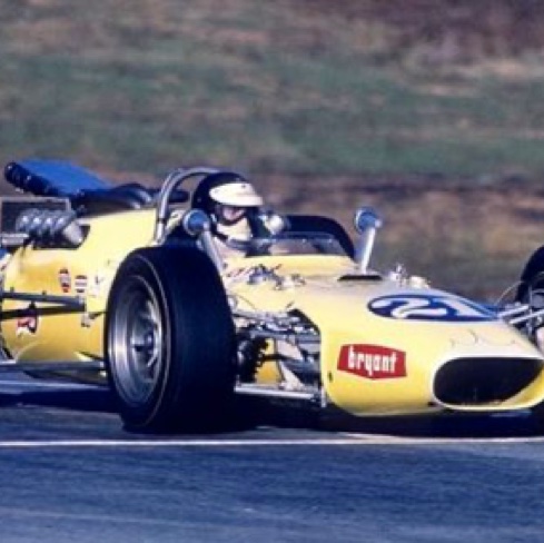 JIm sur la Vollsted-Ford V8, petite infidélité à Lotus car Colin Chapman n'avait pas de voiture à envoyer à Riverside