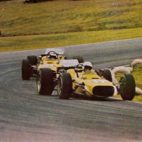 Georges Folmer fait découvrie le circuit pendant les essais à Jim
