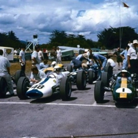 Phill Hill et Jimmy côte à côte à Levin Phill Hill et Jimmy côte à côte à Levin