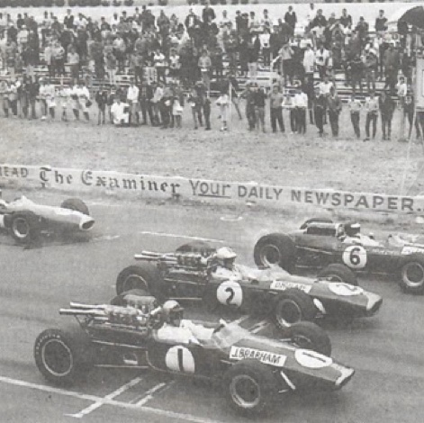 Aux côtés de Jack Brabham et Denis Hulme à Longford