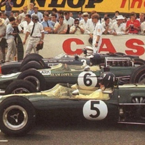 Départ entre les 2 BRM de Graham Hill et Jackie Stewart à Warwick Farm Départ entre les 2 BRM de Graham Hill et Jackie Stewart à Warwick Farm