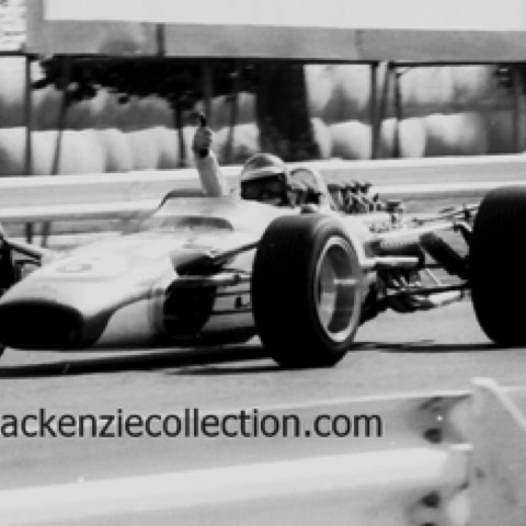 Pouce levée pour Jim 
© Rod Mackenzy