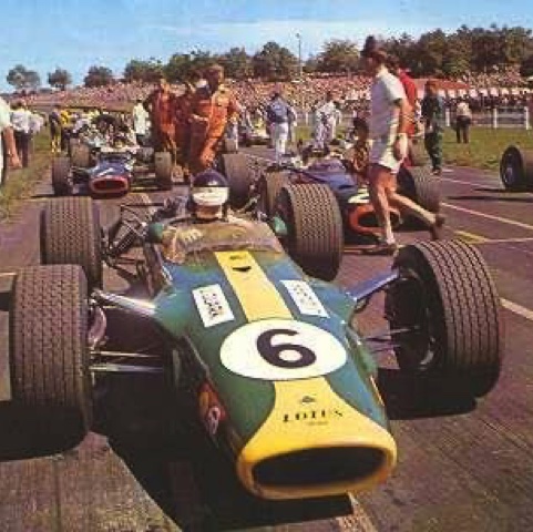 La Lotus est encore verte poutr la première course à Pukekohe en Nouvelle Zélande