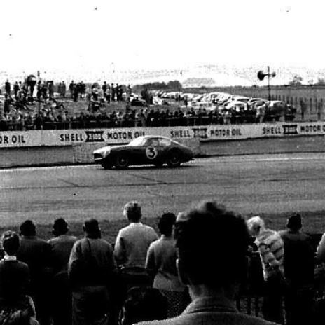 Goodwood, à la poursuite de Stirling Moss
Contribution Antoine Legrand du forum Autodiva Goodwood, à la poursuite de Stirling Moss
Contribution Antoine Legrand du forum Autodiva